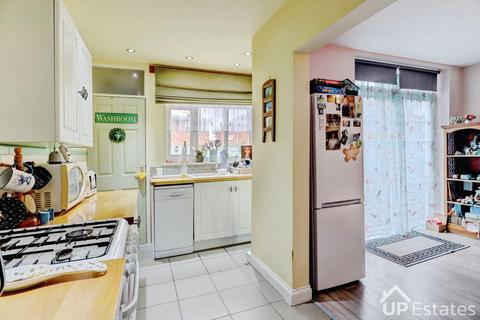 3 bedroom end of terrace house for sale, Silverdale Close, Coventry