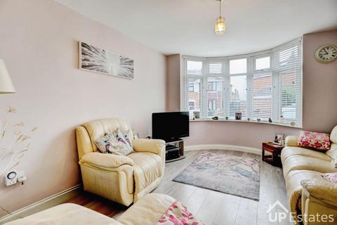 3 bedroom end of terrace house for sale, Silverdale Close, Coventry
