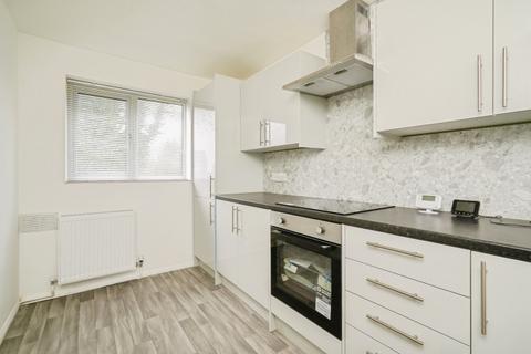 3 bedroom semi-detached house to rent, Acacia Walk, Banbury
