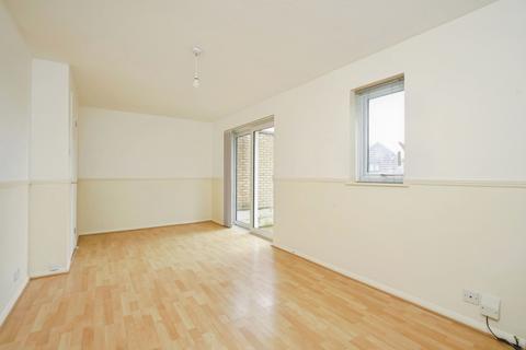 3 bedroom semi-detached house to rent, Acacia Walk, Banbury