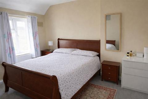 undefined, Rosebery Road, Kingston Upon Thames KT1
