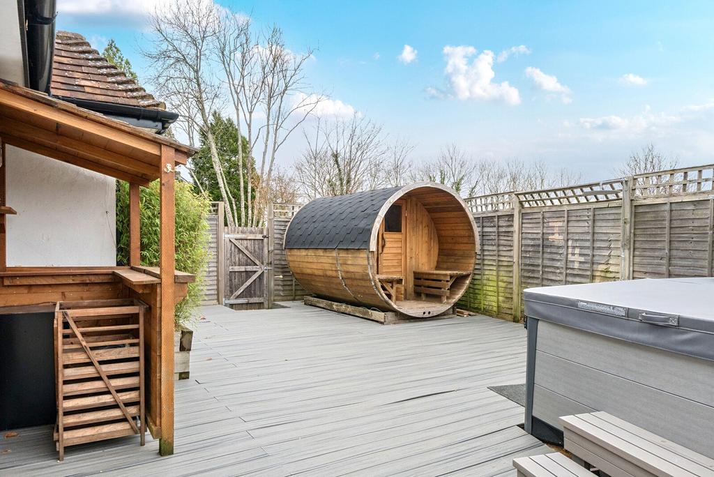 Hot Tub/Sauna/Bar