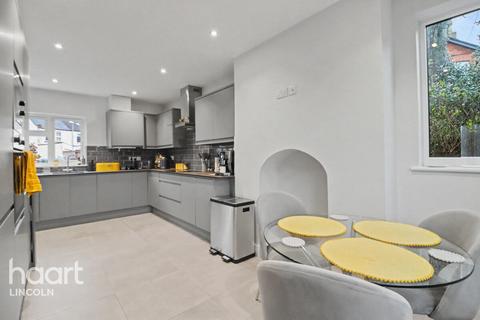 2 bedroom semi-detached house for sale, St Catherines Road, Lincoln