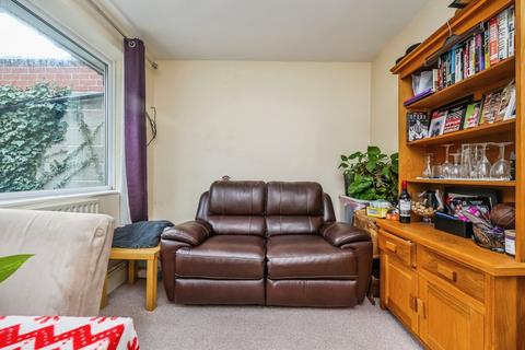 2 bedroom semi-detached bungalow for sale, Chesterfield Avenue, Nottingham NG4