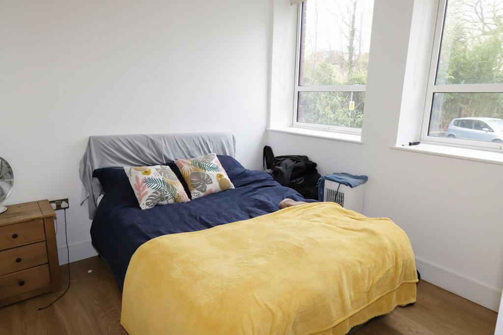Bed Area (E)
