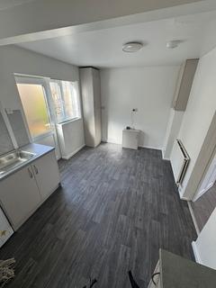 3 bedroom semi-detached house to rent, Quarry Road, Selly Oak, Birmingham, West Midlands, B29 5NX