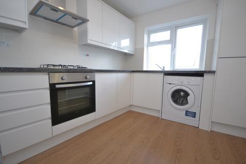 3 bedroom maisonette to rent, High Street West Wickham BR4