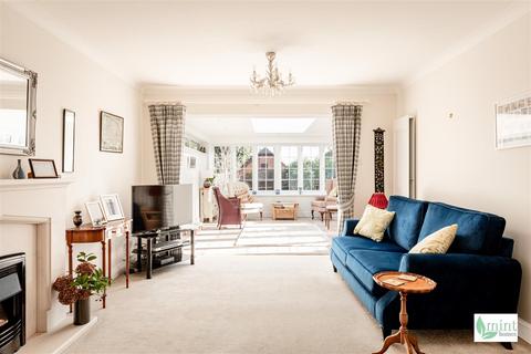 4 bedroom detached house for sale, Aviary Road, Woking GU22