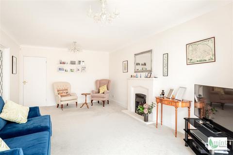 4 bedroom detached house for sale, Aviary Road, Woking GU22