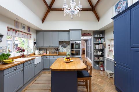3 bedroom detached house for sale, Sefton Avenue, York