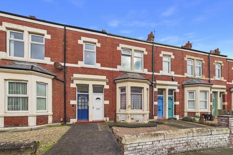 3 bedroom apartment for sale, Naters Street, Whitley Bay