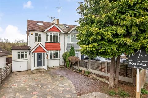 Markfield Road, Caterham CR3
