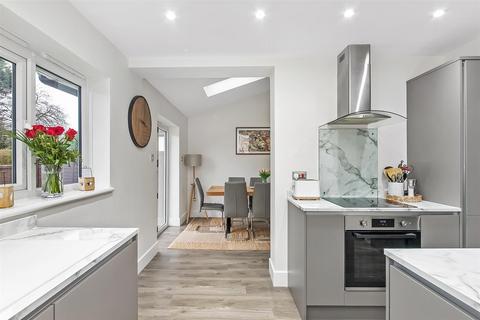 undefined, Markfield Road, Caterham CR3