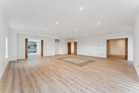 3 bedroom flat for sale, Meadowside Quay Walk, Flat 9/1, Penthouse, Glasgow Harbour, Glasgow, G11 6AX