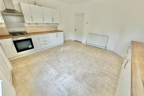 3 bedroom terraced house to rent, Chiltern Road, Dunstable, LU6 1ER