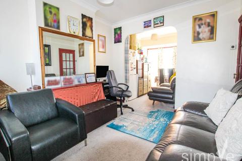 2 bedroom house to rent, Woodrow Avenue, Hayes, Middlesdex