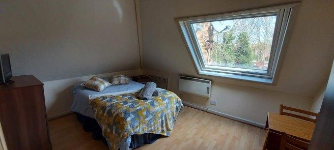 Chatsworth-road-nw2-4bl-1049421