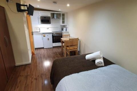 Studio to rent, Cranhurst Road