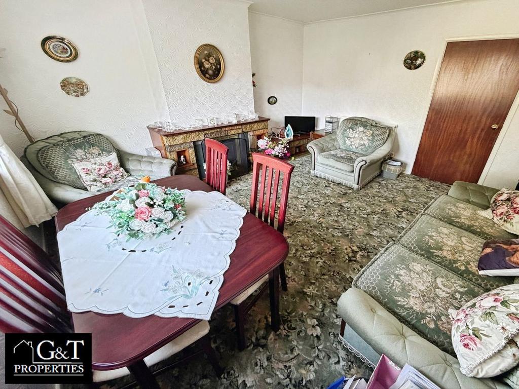 Second reception room / dining room