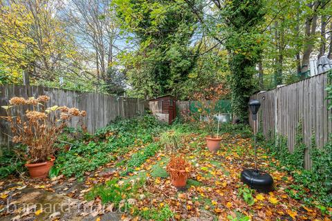 3 bedroom terraced house for sale, Seely Road, London