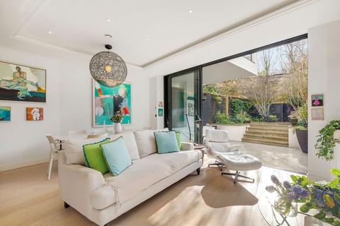 4 bedroom semi-detached house for sale, Wycombe Gardens, London NW11