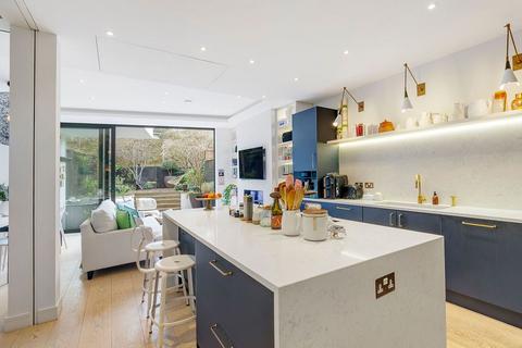 4 bedroom semi-detached house for sale, Wycombe Gardens, London NW11