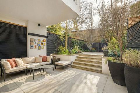 4 bedroom semi-detached house for sale, Wycombe Gardens, London NW11