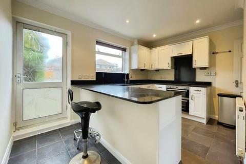 3 bedroom terraced house to rent, Hillersdon, Slough SL2