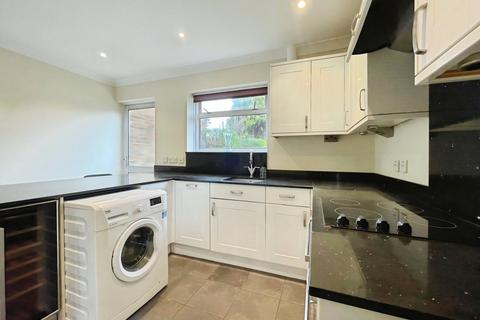 3 bedroom terraced house to rent, Hillersdon, Slough SL2