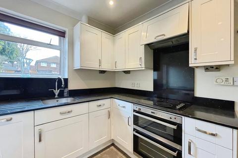 3 bedroom terraced house to rent, Hillersdon, Slough SL2