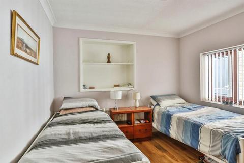 2 bedroom bungalow for sale, Sorrell Way, Christchurch BH23