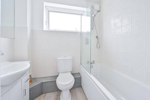 2 bedroom flat to rent, Canadian Avenue, Catford, London, SE6