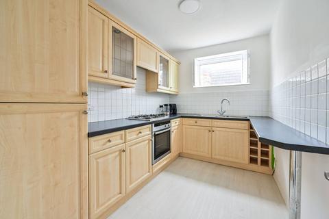2 bedroom flat to rent, Canadian Avenue, Catford, London, SE6