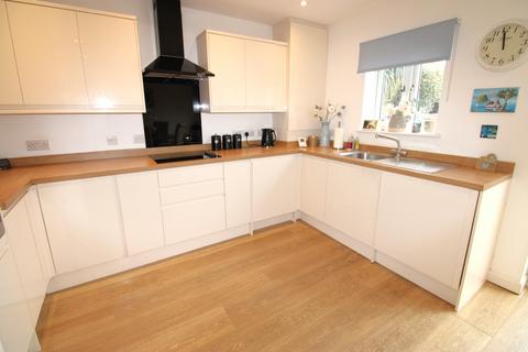 undefined, Kings Gardens, Upminster RM14