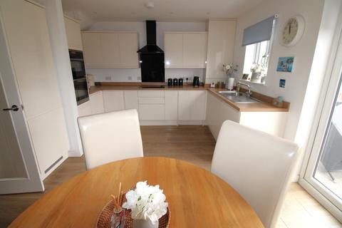 undefined, Kings Gardens, Upminster RM14