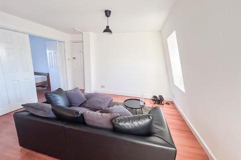 1 bedroom flat to rent, Camden Road, London NW1