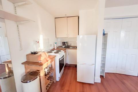 1 bedroom flat to rent, Camden Road, London NW1