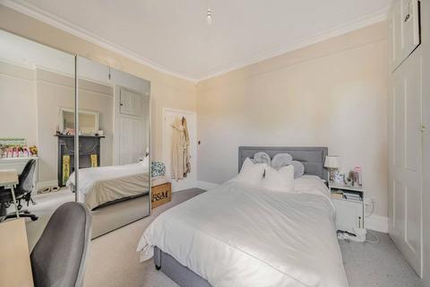 2 bedroom flat to rent, Glencairn Road, Streatham Common, London, SW16