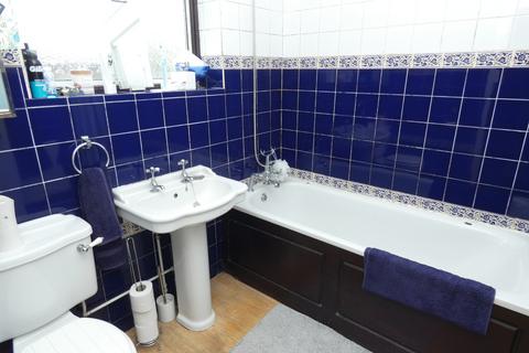 4 bedroom end of terrace house to rent, Heaton Road, Canterbury, Kent, CT1