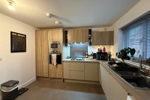 3 bedroom house to rent, Rosebay Gardens, Mansfield, NG21