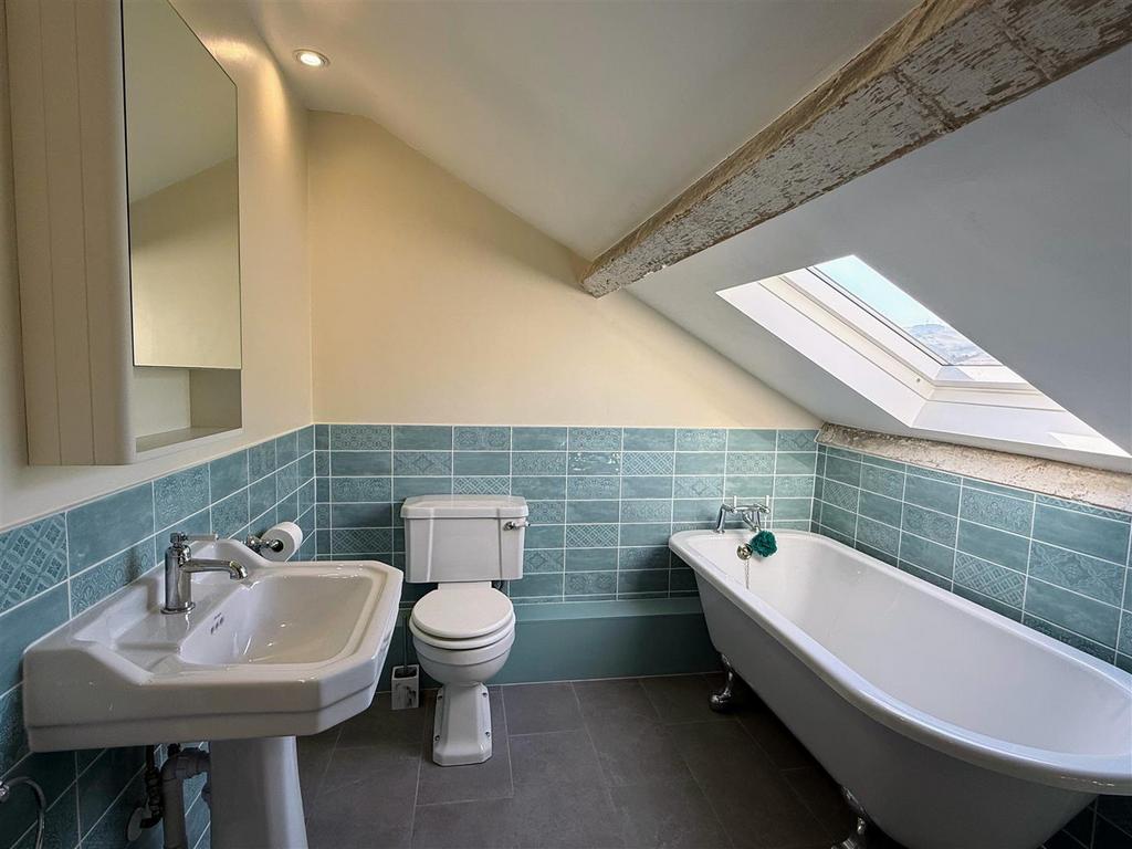 En suite bathroom