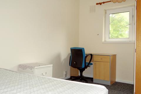 3 bedroom apartment to rent, South Street, Southsea, PO5