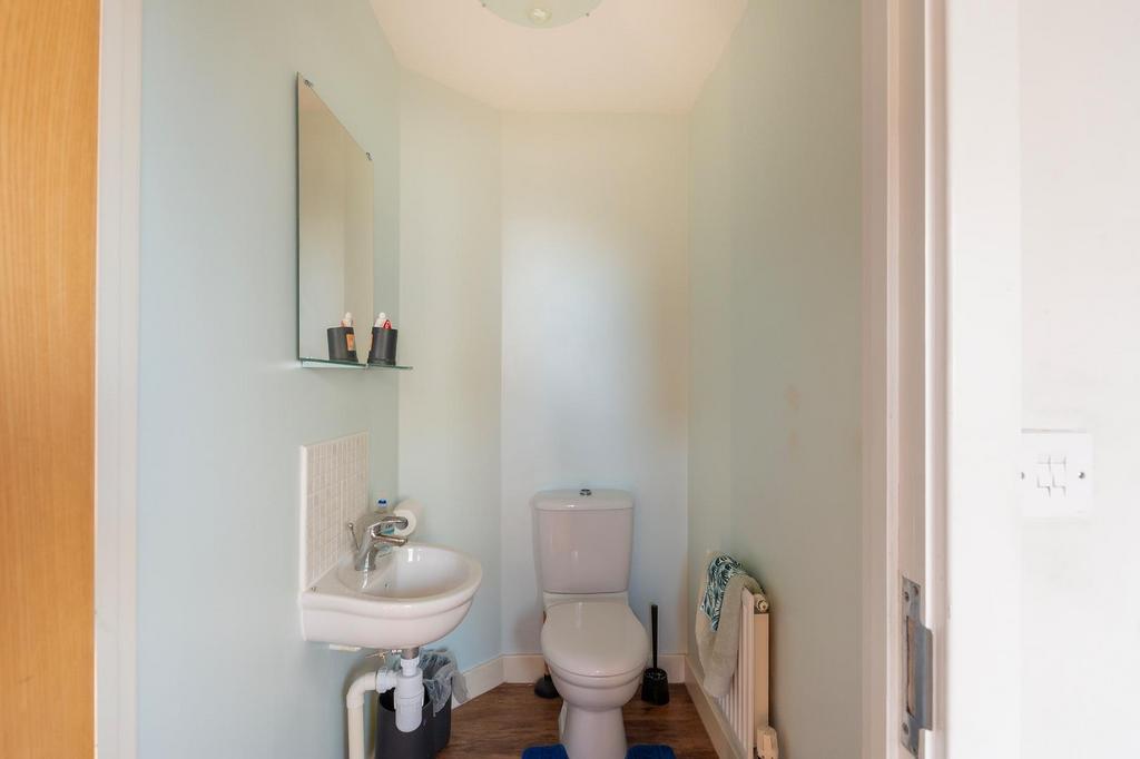 8 B6 SHD - WC A.jpg