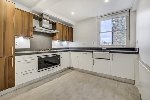 3 bedroom apartment to rent, Queen Anne Street, Marylebone, W1G