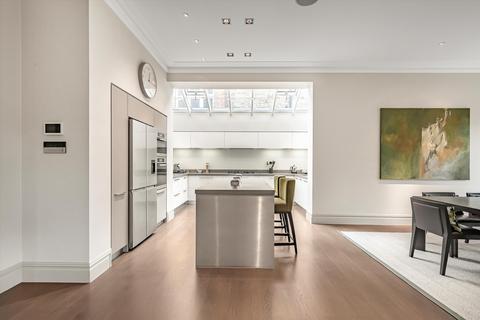 6 bedroom detached house for sale, Denbigh Gardens, Richmond, Surrey, TW10