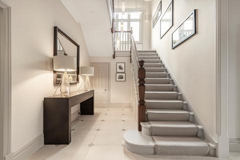 undefined, Denbigh Gardens, Richmond, Surrey, TW10