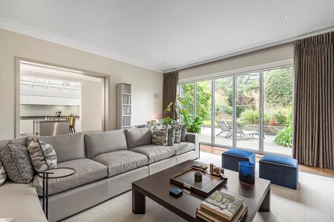 undefined, Denbigh Gardens, Richmond, Surrey, TW10