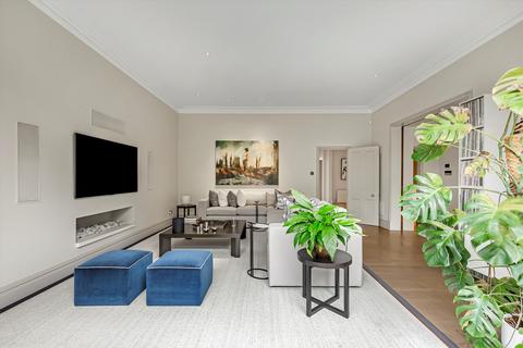 undefined, Denbigh Gardens, Richmond, Surrey, TW10