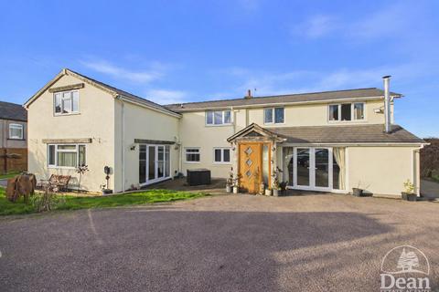 4 bedroom detached house for sale, Old Road, Coalway, Coleford