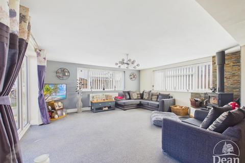 4 bedroom detached house for sale, Old Road, Coalway, Coleford